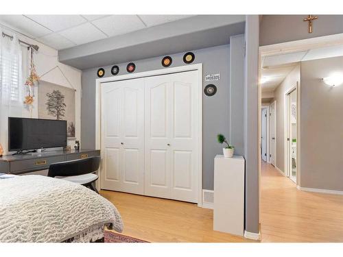 6604 34 Street, Lloydminster, AB - Indoor Photo Showing Bedroom