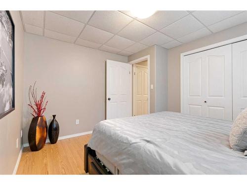 6604 34 Street, Lloydminster, AB - Indoor Photo Showing Bedroom