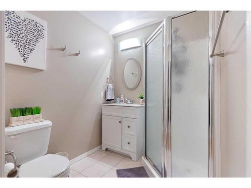 6604 34 Street, Lloydminster, AB - Indoor Photo Showing Bathroom