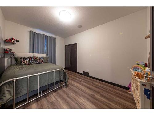 1604 52B Avenue Close, Lloydminster, AB - Indoor Photo Showing Bedroom