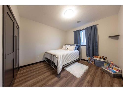 1604 52B Avenue Close, Lloydminster, AB - Indoor Photo Showing Bedroom