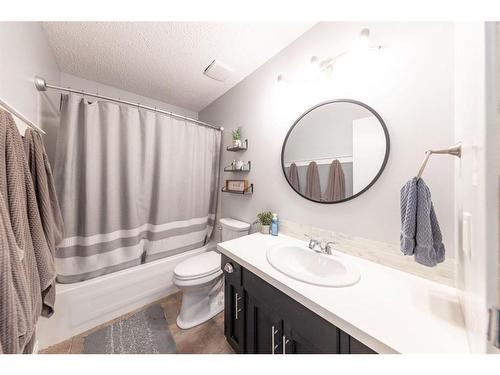 2909 56 Avenue, Lloydminster, AB - Indoor Photo Showing Bathroom