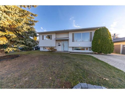 2909 56 Avenue, Lloydminster, AB - Outdoor With Facade