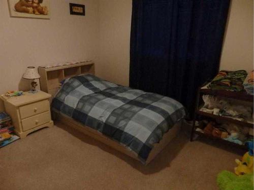 5821 52 Avenue, Vermilion, AB - Indoor Photo Showing Bedroom