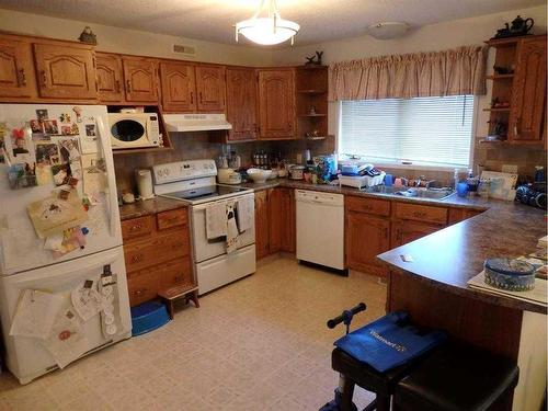 5821 52 Avenue, Vermilion, AB - Indoor Photo Showing Kitchen