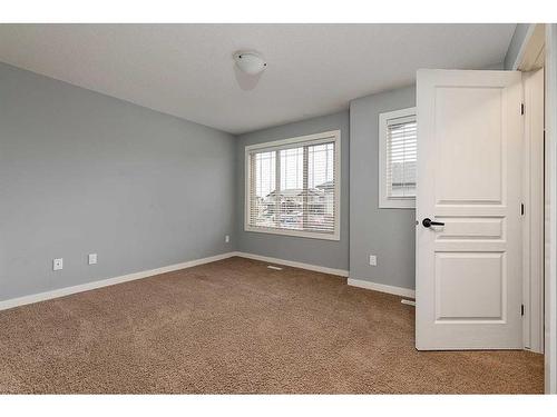 10-4260 41 Street, Lloydminster, SK - Indoor Photo Showing Other Room