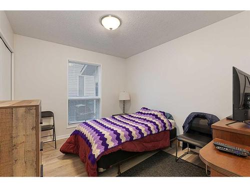 5310 26 Street Close, Lloydminster, AB - Indoor Photo Showing Bedroom