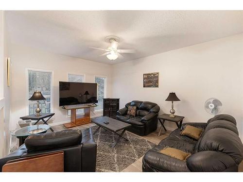 5310 26 Street Close, Lloydminster, AB - Indoor Photo Showing Living Room