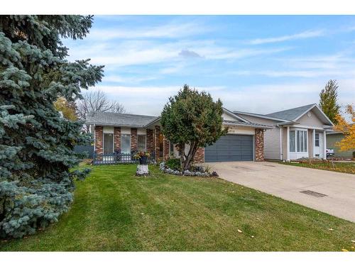 5310 26 Street Close, Lloydminster, AB - Outdoor With Facade