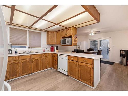 5310 26 Street Close, Lloydminster, AB - Indoor Photo Showing Kitchen With Double Sink