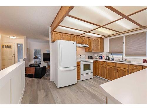 5310 26 Street Close, Lloydminster, AB - Indoor Photo Showing Kitchen With Double Sink