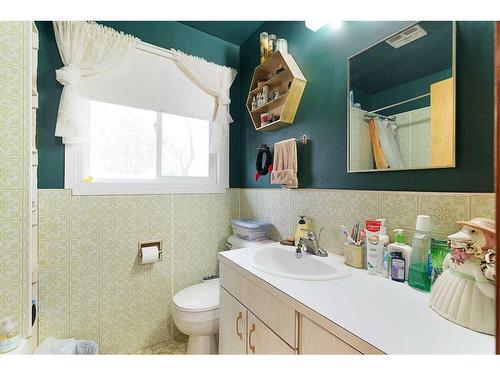 4528 49 Street, Lloydminster, SK - Indoor Photo Showing Bathroom