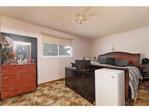 4528 49 Street, Lloydminster, SK - Indoor Photo Showing Bedroom