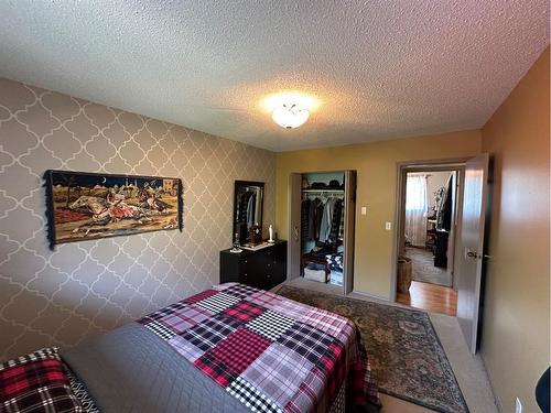 4803 47 Street, Hardisty, AB - Indoor Photo Showing Bedroom