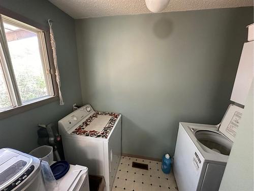 4803 47 Street, Hardisty, AB - Indoor Photo Showing Laundry Room