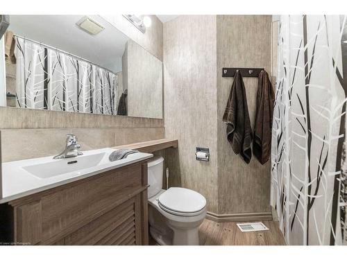 5715 51 Street, Lloydminster, AB - Indoor Photo Showing Bathroom