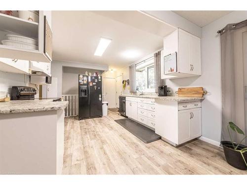 5715 51 Street, Lloydminster, AB - Indoor Photo Showing Kitchen