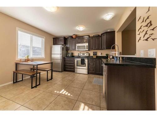 6-1521 47C Avenue, Lloydminster, SK - Indoor Photo Showing Kitchen