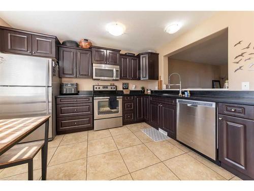 6-1521 47C Avenue, Lloydminster, SK - Indoor Photo Showing Kitchen