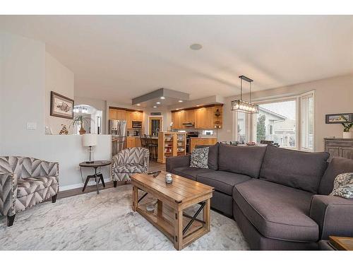 2406 58A Avenue Court, Lloydminster, AB - Indoor Photo Showing Living Room