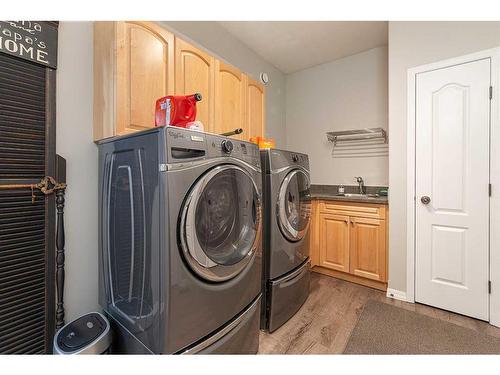 2406 58A Avenue Court, Lloydminster, AB - Indoor Photo Showing Laundry Room