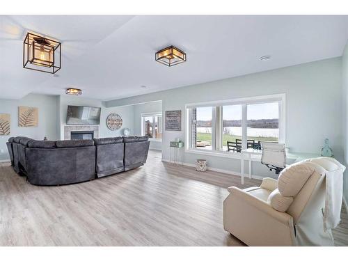 121 Sandy Beach, Sandy Beach (Sask), SK - Indoor Photo Showing Living Room