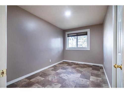 5123 50 Street, Lloydminster, AB - Indoor Photo Showing Other Room