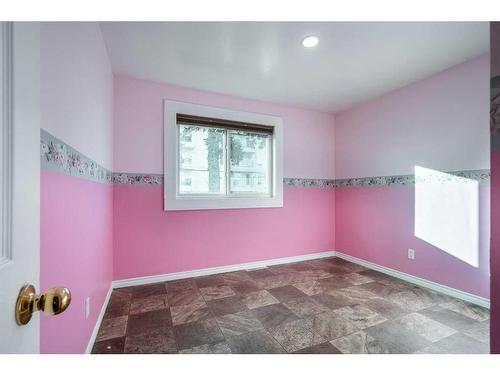 5123 50 Street, Lloydminster, AB - Indoor Photo Showing Other Room