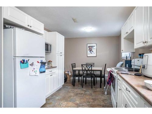 5123 50 Street, Lloydminster, AB - Indoor Photo Showing Kitchen