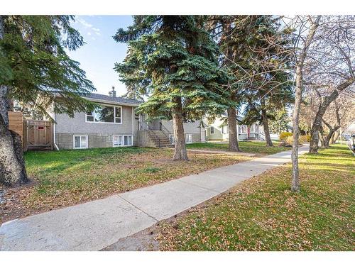 5123 50 Street, Lloydminster, AB - Outdoor