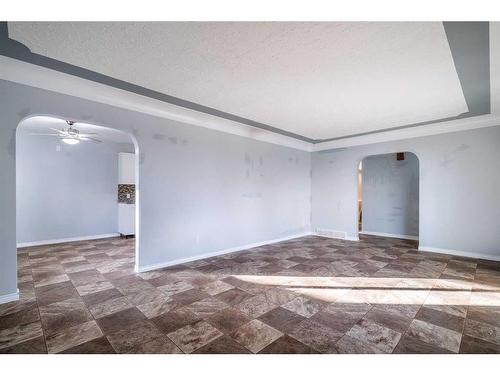 5123 50 Street, Lloydminster, AB - Indoor Photo Showing Other Room