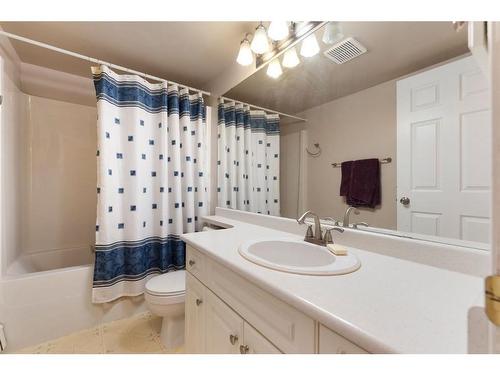 106-51116 49 Avenue, Lloydminster, AB - Indoor Photo Showing Bathroom