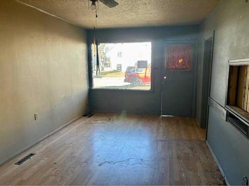 4717 43 Street, Lloydminster, SK - Indoor Photo Showing Other Room