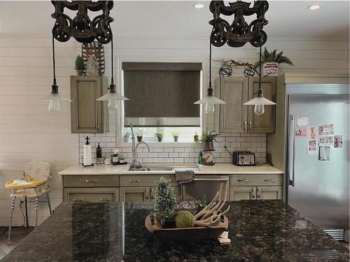 818 29 Street, Wainwright, AB - Indoor Photo Showing Kitchen