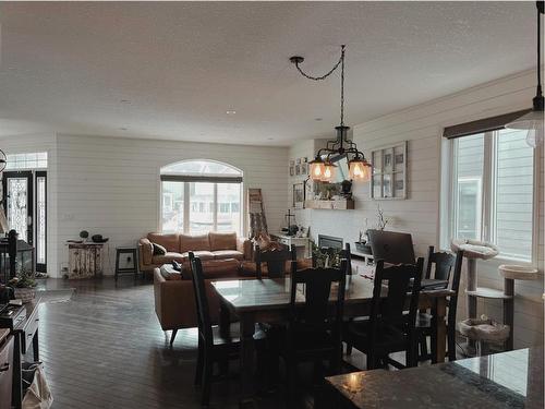 818 29 Street, Wainwright, AB - Indoor Photo Showing Dining Room