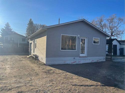 733 9 Avenue, Wainwright, AB 