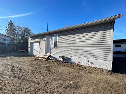 733 9 Avenue, Wainwright, AB 