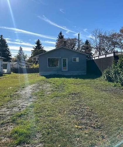 733 9 Avenue, Wainwright, AB 