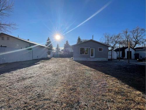 733 9 Avenue, Wainwright, AB 