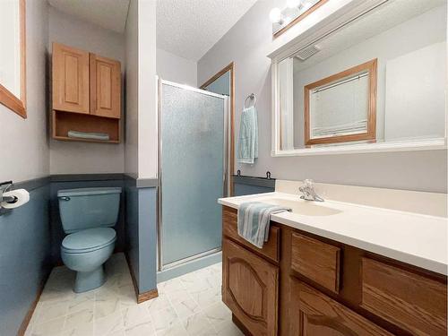 5123 55 Avenue, Edgerton, AB - Indoor Photo Showing Bathroom