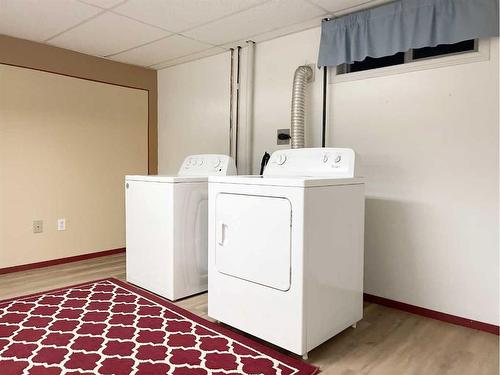 5123 55 Avenue, Edgerton, AB - Indoor Photo Showing Laundry Room