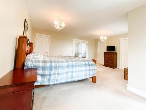 445066 Rng Rd 44, Rural Wainwright No. 61, M.D. Of, AB - Indoor Photo Showing Bedroom