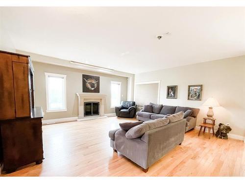 445066 Rng Rd 44, Rural Wainwright No. 61, M.D. Of, AB - Indoor Photo Showing Living Room With Fireplace