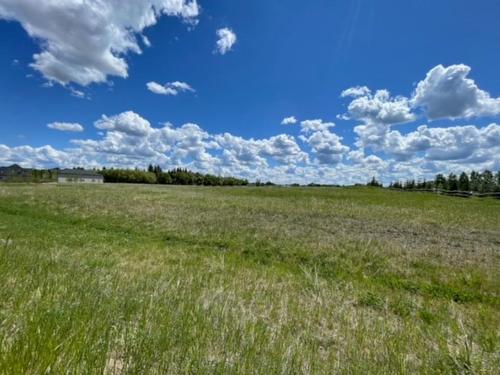 8 Silver Willow Estate, Rural Wainwright No. 61, M.D. Of, AB 