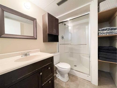 4900 2Nd Avenue North, Chauvin, AB - Indoor Photo Showing Bathroom