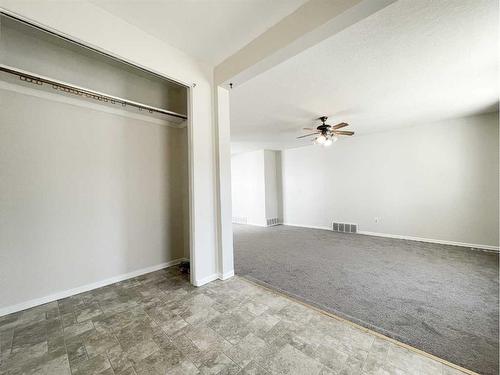 722 5 Avenue, Wainwright, AB - Indoor Photo Showing Other Room