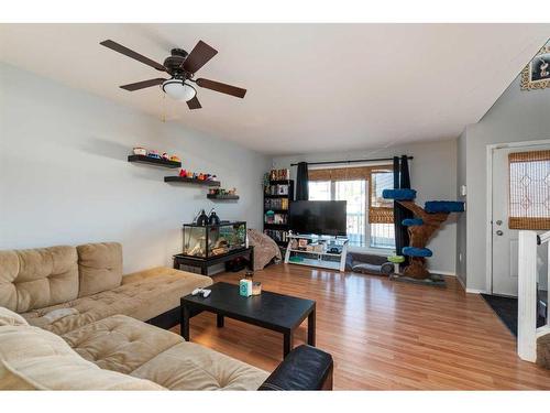 107-4727 20 Street, Lloydminster, SK - Indoor Photo Showing Living Room