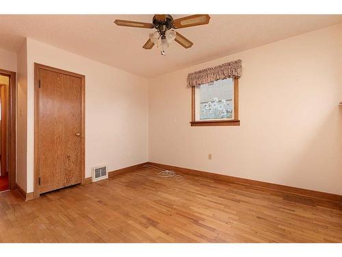 5606 50 Street, Lloydminster, AB - Indoor Photo Showing Other Room