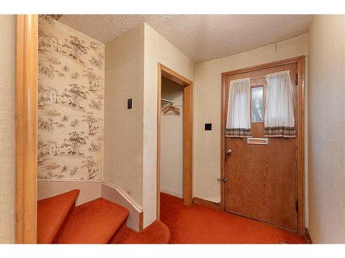 5606 50 Street, Lloydminster, AB - Indoor Photo Showing Other Room