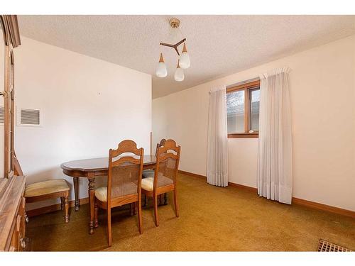 5606 50 Street, Lloydminster, AB - Indoor Photo Showing Dining Room